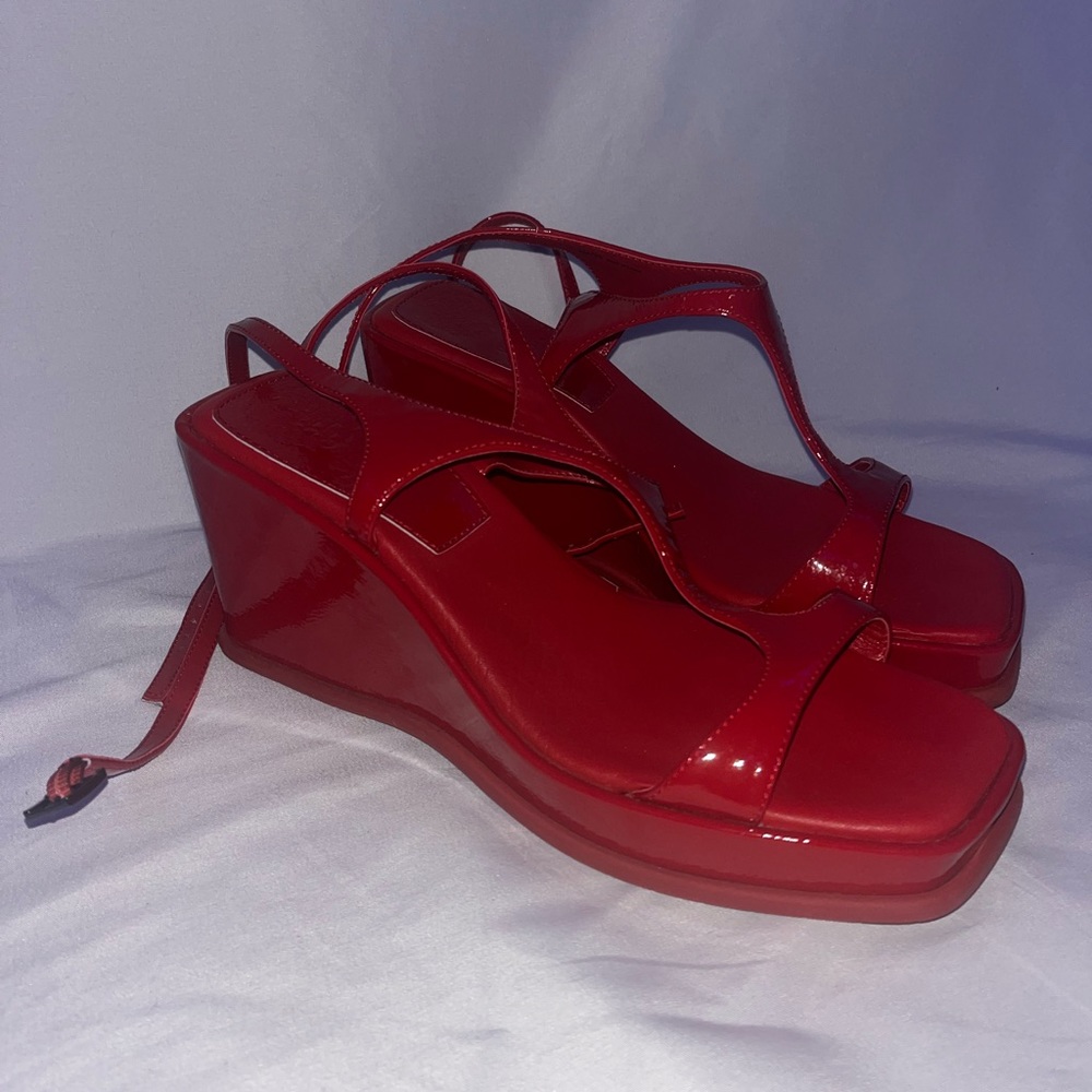 Red wedges